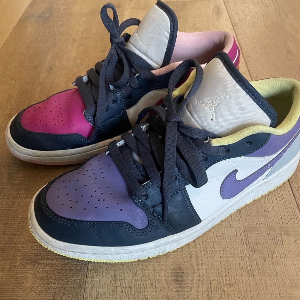 Jordan 1 low mismatch colourway size 8